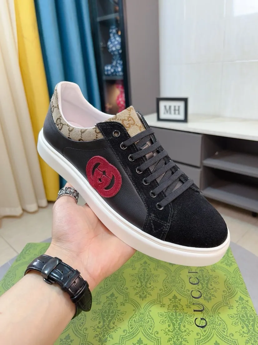 Factory price 440🌹🌹GUCCI [Gucci] New high-end brand of men's shoes, the latest fashionable casual men's shoes, trendy and versatile style, relaxed and sporty style, uppers imported from Italy, first-layer cowhide, genuine leather lining and ultra-fine workmanship. Original personalized fashionable rubber wear-resistant outsole, light and comfortable on the foot, size 38-44